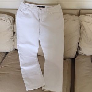 NWOT Joe Jeans. Size 31.